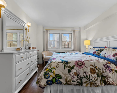 446 East 86th Street - Photo Thumbnail 6