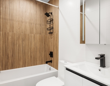 702 Evergreen Avenue - Photo Thumbnail 7