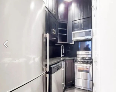 53 Leroy Street - Photo Thumbnail 2