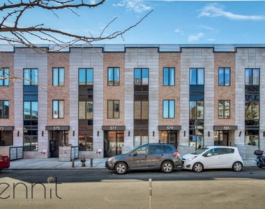 575 Van Buren Street - Photo Thumbnail 15