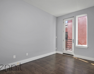 575 Van Buren Street - Photo Thumbnail 11