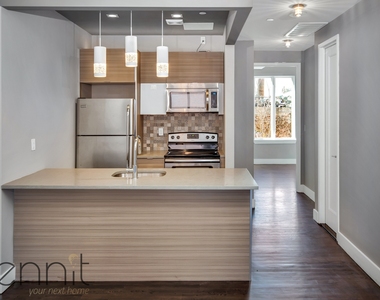 575 Van Buren Street - Photo Thumbnail 4
