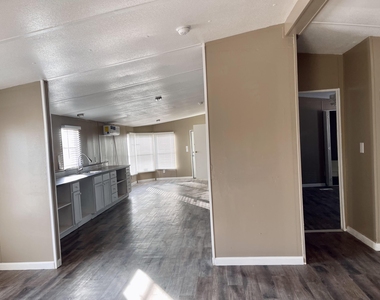 301 Vida Bonita Way - Photo Thumbnail 13