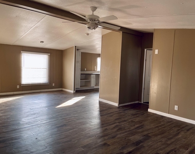 301 Vida Bonita Way - Photo Thumbnail 7