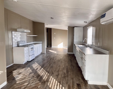 301 Vida Bonita Way - Photo Thumbnail 4