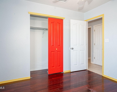 10805 Hitchcock Avenue - Photo Thumbnail 15
