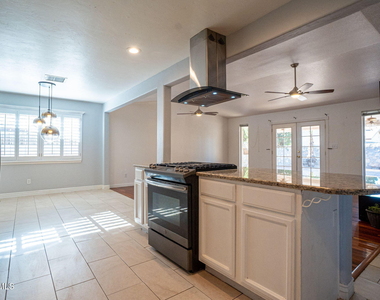 10805 Hitchcock Avenue - Photo Thumbnail 4