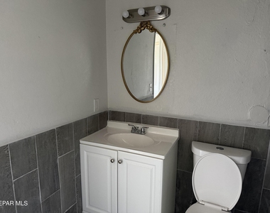 8507 Alameda Avenue - Photo Thumbnail 8