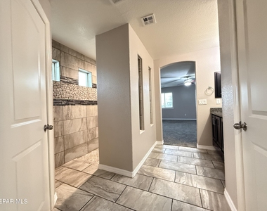 1028 Flyer Place - Photo Thumbnail 58