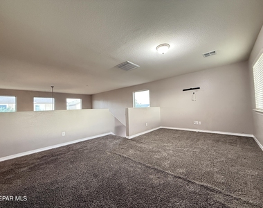 1028 Flyer Place - Photo Thumbnail 43