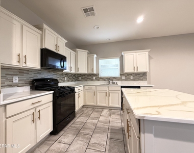 1028 Flyer Place - Photo Thumbnail 19