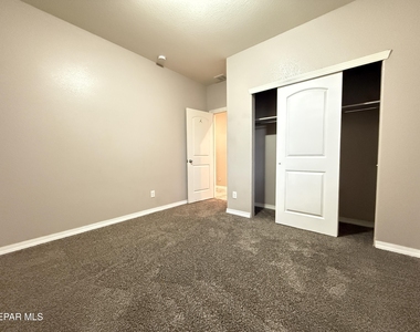1028 Flyer Place - Photo Thumbnail 30