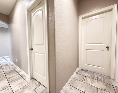 1028 Flyer Place - Photo Thumbnail 28