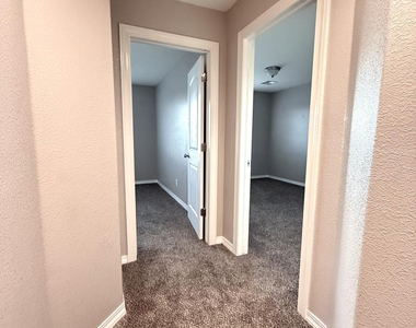 1028 Flyer Place - Photo Thumbnail 62