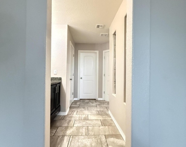 1028 Flyer Place - Photo Thumbnail 50