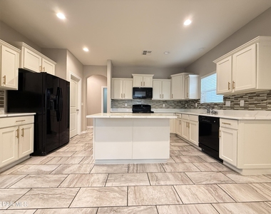 1028 Flyer Place - Photo Thumbnail 17