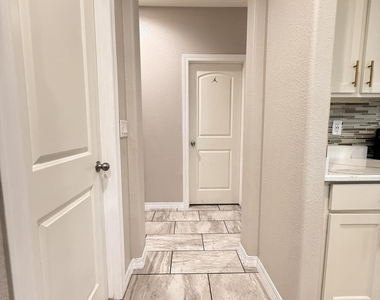 1028 Flyer Place - Photo Thumbnail 24