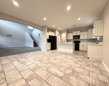 1028 Flyer Place - Photo Thumbnail 16