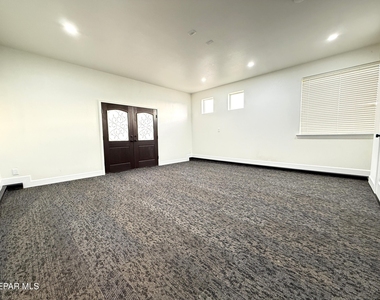 1028 Flyer Place - Photo Thumbnail 36