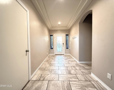 1028 Flyer Place - Photo Thumbnail 8