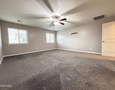 1028 Flyer Place - Photo Thumbnail 48