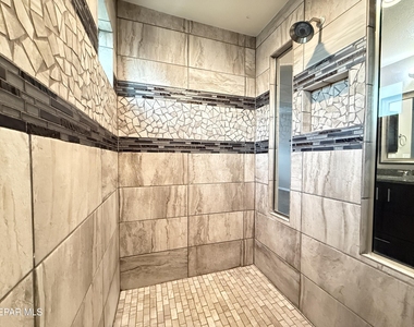 1028 Flyer Place - Photo Thumbnail 54