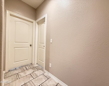 1028 Flyer Place - Photo Thumbnail 27
