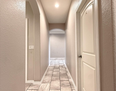 1028 Flyer Place - Photo Thumbnail 26