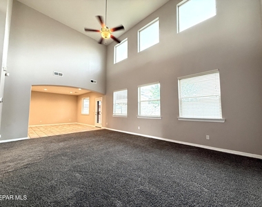 1028 Flyer Place - Photo Thumbnail 12