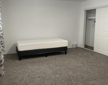 10604 Fieldrock Court - Photo Thumbnail 59