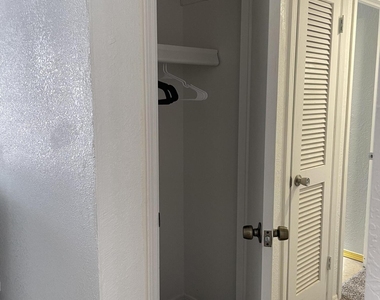 10604 Fieldrock Court - Photo Thumbnail 42