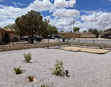 10604 Fieldrock Court - Photo Thumbnail 8