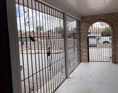 10604 Fieldrock Court - Photo Thumbnail 17