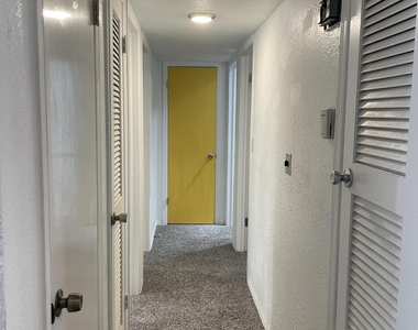 10604 Fieldrock Court - Photo Thumbnail 43