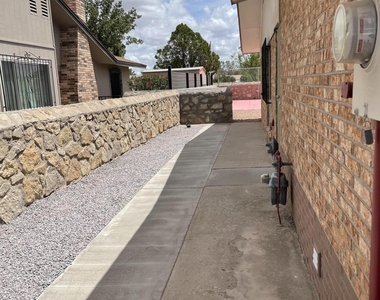 10604 Fieldrock Court - Photo Thumbnail 7
