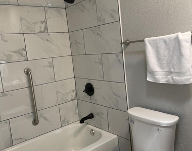 10604 Fieldrock Court - Photo Thumbnail 46