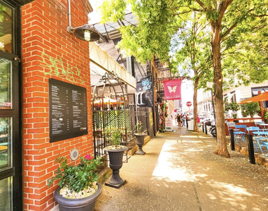 307 Mott Street - Photo Thumbnail 5