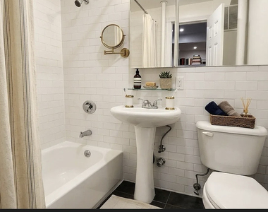 307 Mott Street - Photo Thumbnail 3