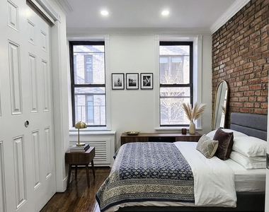 307 Mott Street - Photo Thumbnail 2