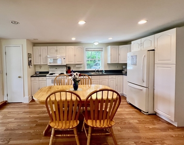 12 Elm Avenue - Photo Thumbnail 7