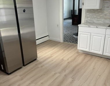 389 Main Street - Photo Thumbnail 2