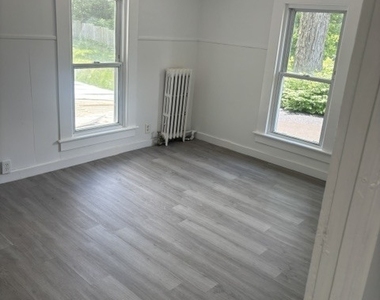 389 Main Street - Photo Thumbnail 18