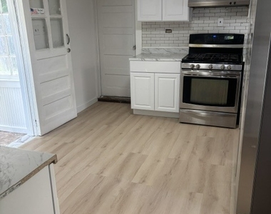 389 Main Street - Photo Thumbnail 1