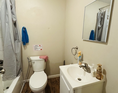 72 Main Street - Photo Thumbnail 9