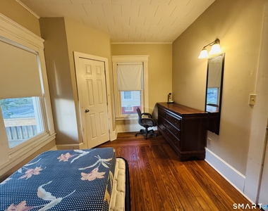 72 Main Street - Photo Thumbnail 7
