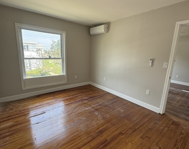 1012 Dixwell Avenue - Photo Thumbnail 2