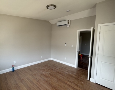 1012 Dixwell Avenue - Photo Thumbnail 3