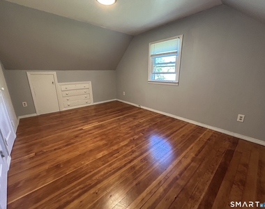 18 Lynwood Drive - Photo Thumbnail 10