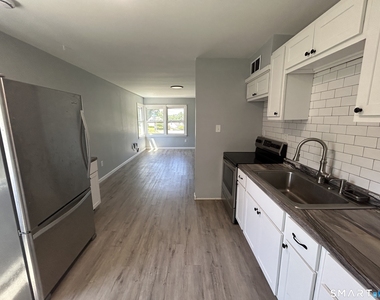18 Lynwood Drive - Photo Thumbnail 4