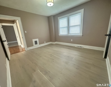 146 Sterling Street - Photo Thumbnail 11